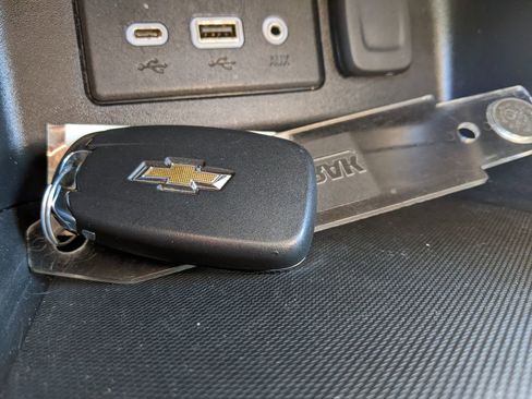 Used 2023 Chevrolet Equinox LT AWD/4WD image 18