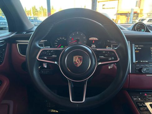 Used 2015 Porsche Macan S image 16