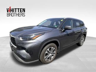 Used 2023 Toyota Highlander XLE FWD video 1