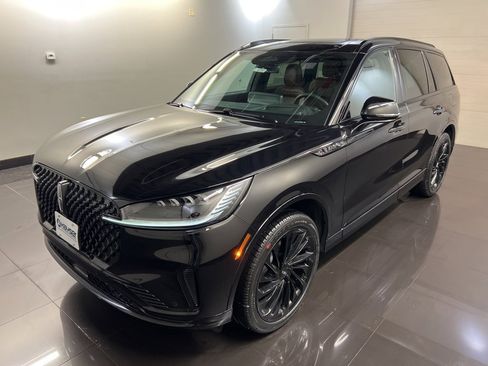 New 2026 Lincoln Aviator Reserve w/ Jet Appearance Package image 3