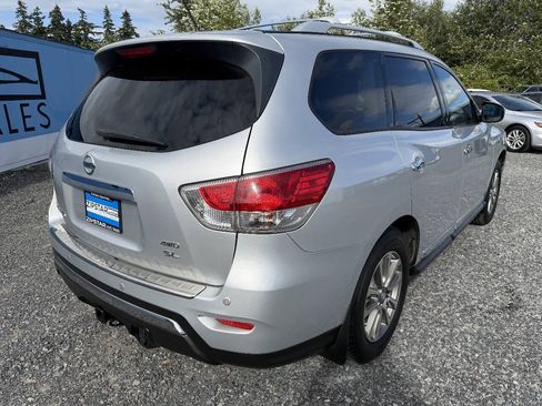 Used 2014 Nissan Pathfinder SL w/ SL Premium Package AWD/4WD image 2