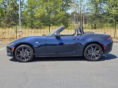 New 2025 MAZDA MX-5 Miata Grand Touring w/ Weather Package image 8