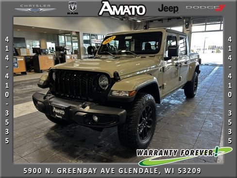 Used 2022 Jeep Gladiator Sport image 1