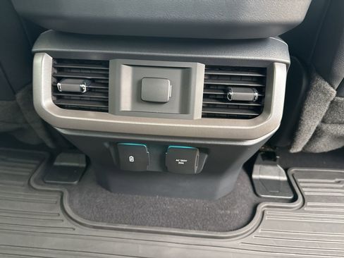 Used 2023 Ford F150 Lightning Lariat image 37