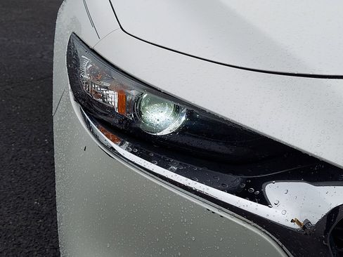 Used 2020 MAZDA MAZDA3 Select Package image 9