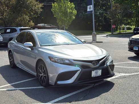 Used 2021 Toyota Camry SE w/ Cold Weather Package AWD/4WD image 3