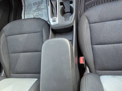 Used 2025 Chevrolet Trax LS w/ LS Convenience Package FWD image 33