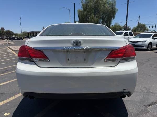 Used 2012 Toyota Avalon Limited FWD image 4
