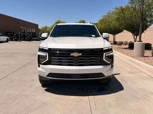 Used 2025 Chevrolet Suburban High Country w/ Sun And Tow Package AWD/4WD image 5