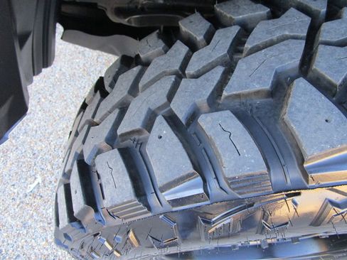 Used 2022 Toyota Tacoma TRD Off-Road image 10