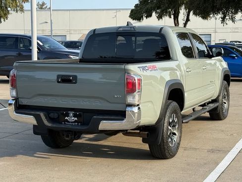 Used 2022 Toyota Tacoma TRD Off-Road AWD/4WD image 4