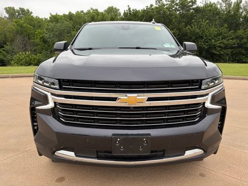Used 2022 Chevrolet Suburban LT w/ LT Signature Package AWD/4WD image 5
