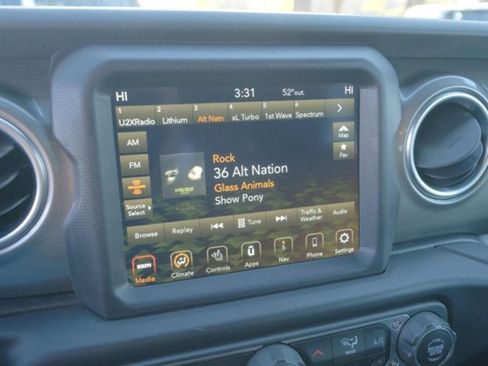 Used 2020 Jeep Wrangler Unlimited Sahara AWD/4WD image 21