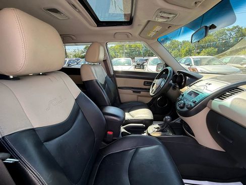 Used 2011 Kia Soul ! FWD image 45
