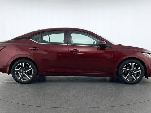 Used 2025 Nissan Sentra SV FWD image 11
