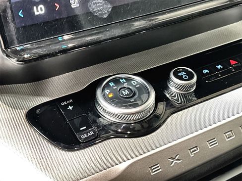 New 2026 Ford Expedition Active image 23