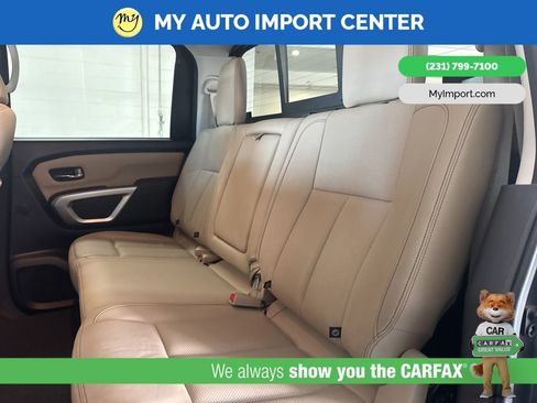Used 2018 Nissan Titan SL w/ Chrome Package image 25