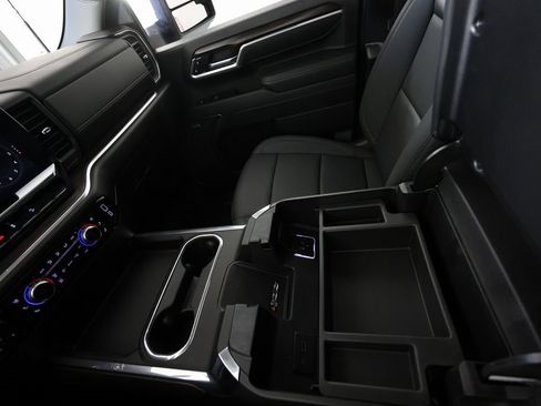 Used 2025 GMC Sierra 2500 SLT w/ SLT Premium Package image 39