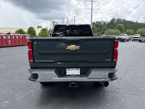 Used 2025 Chevrolet Silverado 2500 LTZ w/ LTZ Convenience Package AWD/4WD image 6