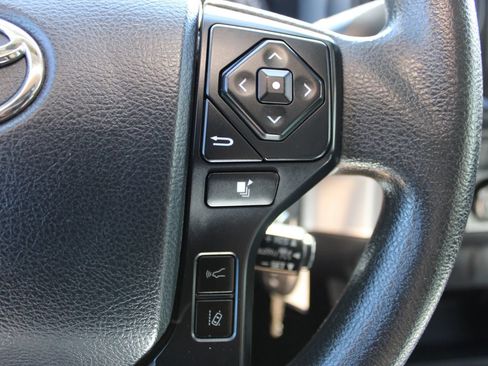 Used 2020 Toyota Tacoma SR AWD/4WD image 37