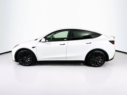 Used 2023 Tesla Model Y Performance image 4