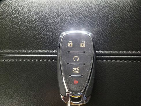 Used 2025 Chevrolet Malibu LT FWD image 32