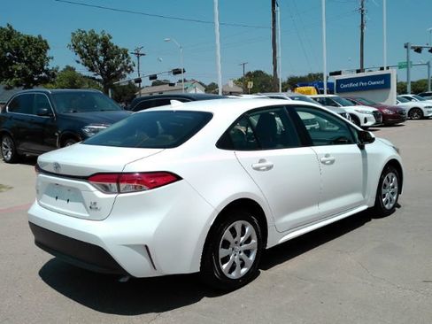 Used 2026 Toyota Corolla LE FWD image 6