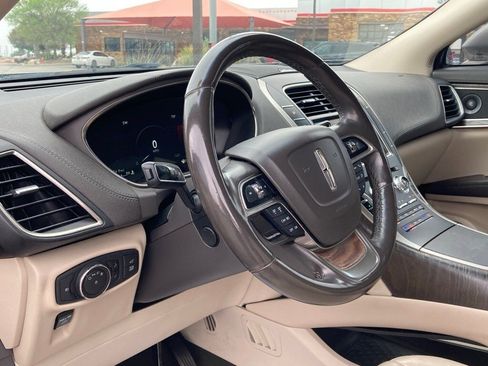 Used 2020 Lincoln Nautilus Reserve w/ Cargo Utility Package image 9