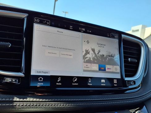 New 2026 Chrysler Pacifica Select FWD image 3