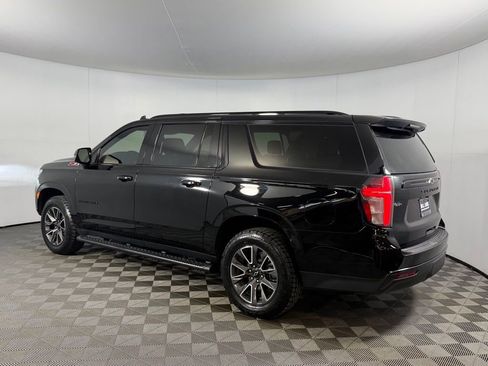 Used 2024 Chevrolet Suburban Z71 w/ Luxury Package image 9