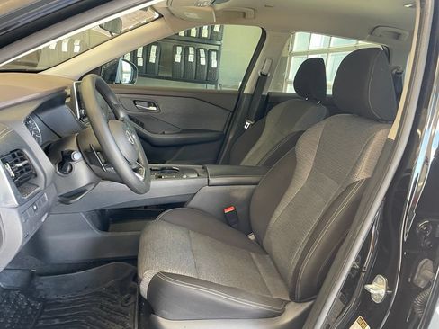 Certified 2022 Nissan Rogue SV FWD image 10