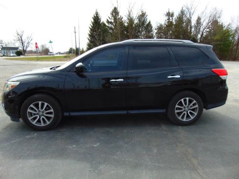 Used 2016 Nissan Pathfinder SV image 5