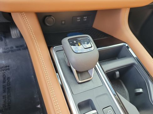 New 2026 Nissan Pathfinder Platinum AWD/4WD image 34