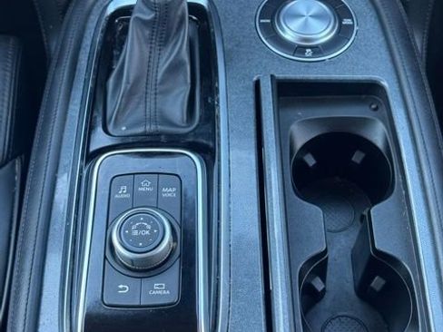 Used 2022 Nissan Armada SV image 12