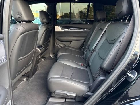 Used 2022 Cadillac XT6 Premium Luxury image 25
