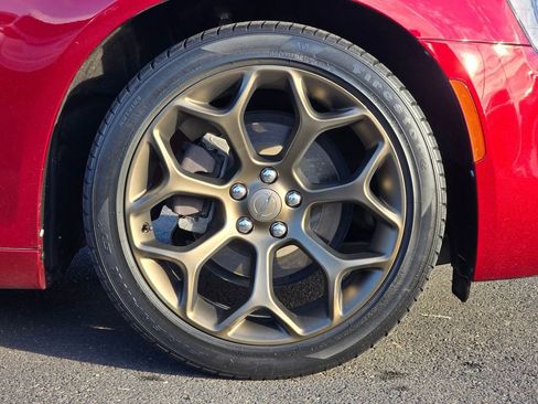 Used 2018 Chrysler 300 S w/ 300S Alloy Package image 11