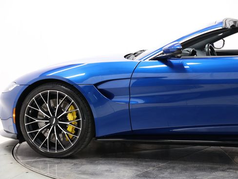Used 2023 Aston Martin V8 Vantage Roadster RWD image 7