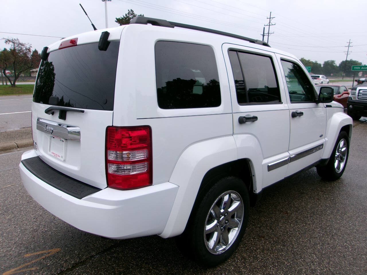 Used 2012 Jeep Liberty Sport AWD/4WD image 3