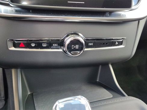 New 2026 Volvo XC90 B6 Plus image 22