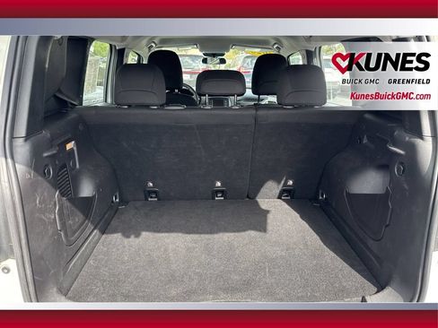 Used 2020 Jeep Renegade Sport FWD image 34