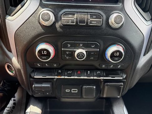 Used 2019 GMC Sierra 1500 SLT w/ SLT Premium Package AWD/4WD image 16