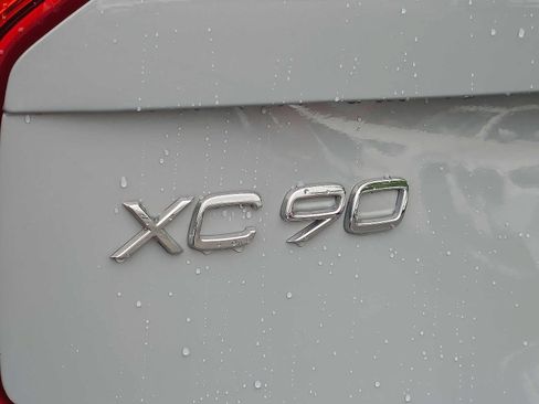 Certified 2025 Volvo XC90 T8 Plus w/ Protection Package Premier AWD/4WD image 26