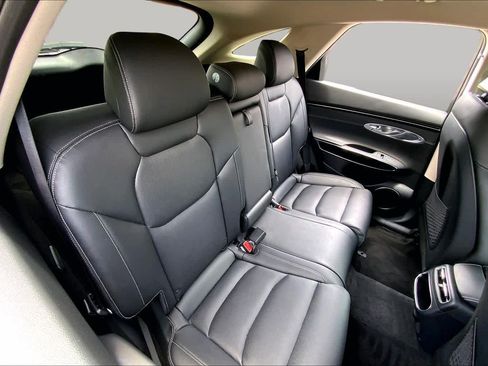 Used 2025 Genesis GV70 2.5T AWD/4WD image 19