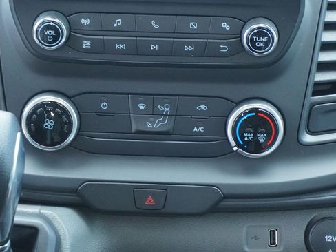 New 2025 Ford Transit 250 148 Medium Roof image 16