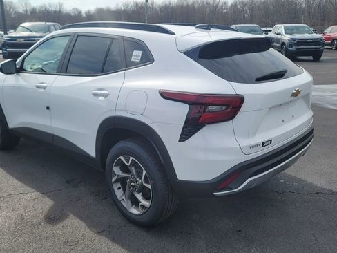 New 2026 Chevrolet Trax LT w/ Driver Confidence Package image 9