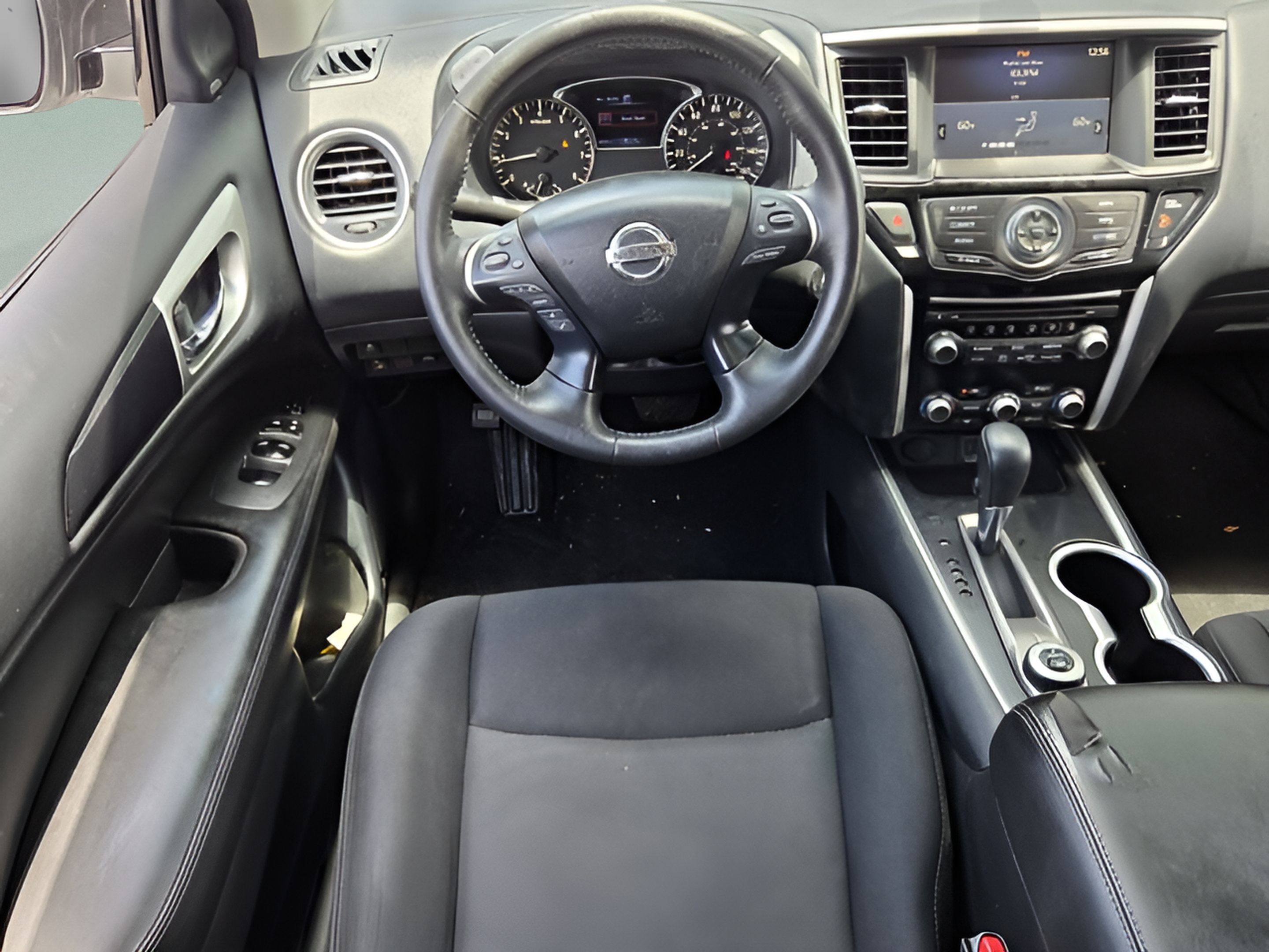 Used 2020 Nissan Pathfinder SV AWD/4WD image 12