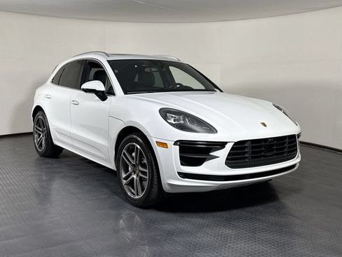 Certified 2020 Porsche Macan Turbo AWD/4WD image 9