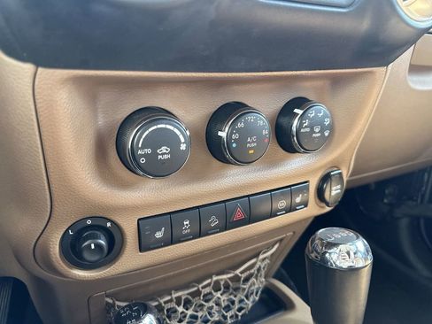 Used 2012 Jeep Wrangler Unlimited Sahara w/ Dual Top Group image 23