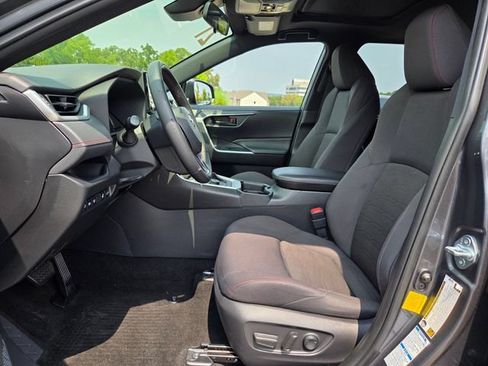 Used 2021 Toyota RAV4 SE w/ Weather & Moonroof Package AWD/4WD image 9