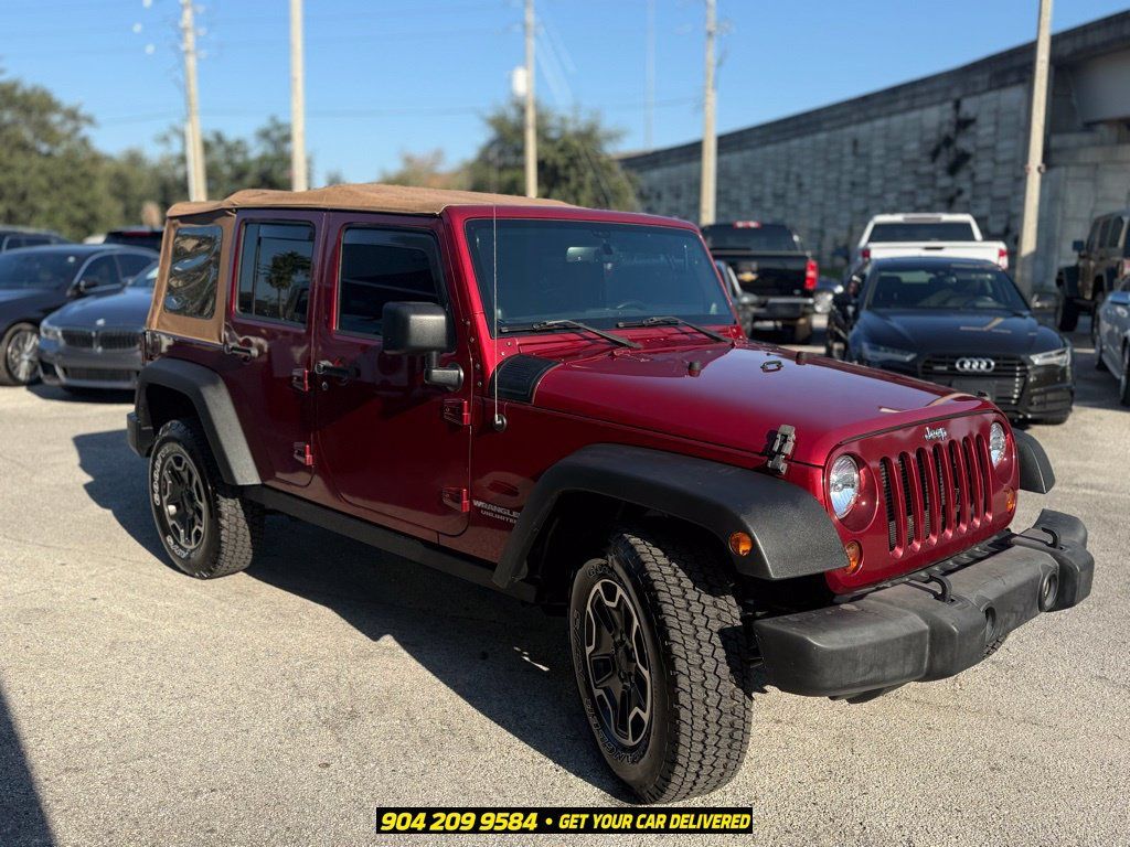 Used 2013 Jeep Wrangler Unlimited Rubicon w/ Connectivity Group AWD/4WD image 10